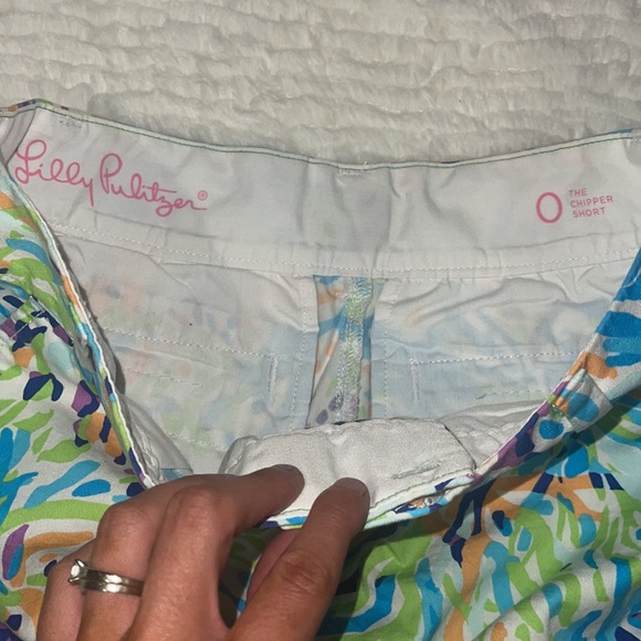 Bundle of 2 Lilly Pulitzer EUC shorts - size 0 - Picture 6 of 8